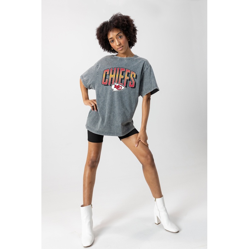 KANSAS CITY CHIEFS Peak Performance Oversized Crewneck Tee