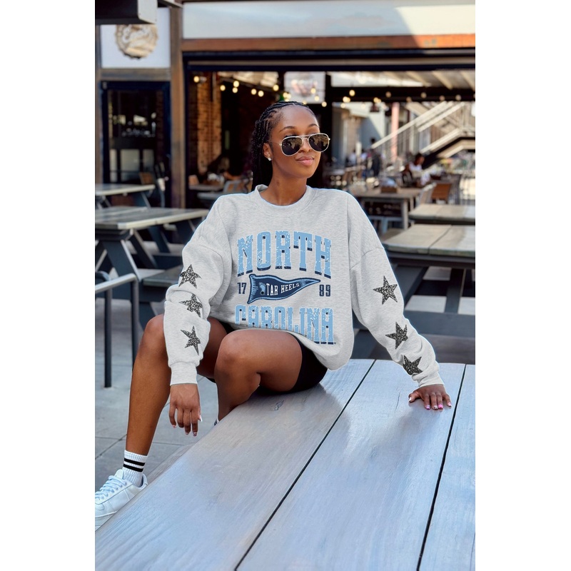 NORTH CAROLINA TAR HEELS PENNANT PRIDE EMBELLISHED STAR SLEEVE CREWNECK PULLOVER