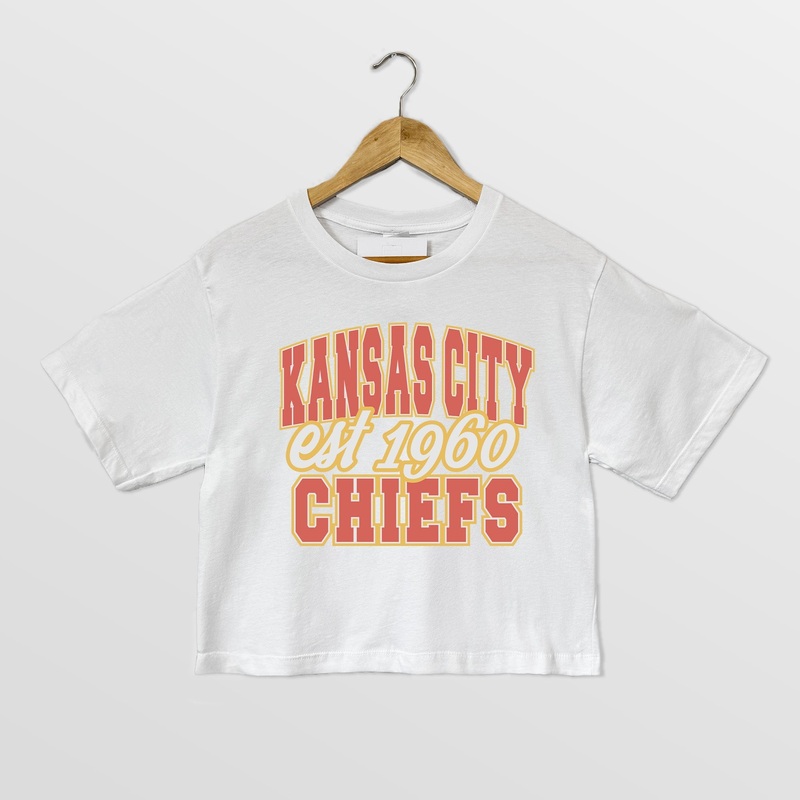 KANSAS CITY CHIEFS DEEP ROOTS BOXY FIT CROPPED TEE