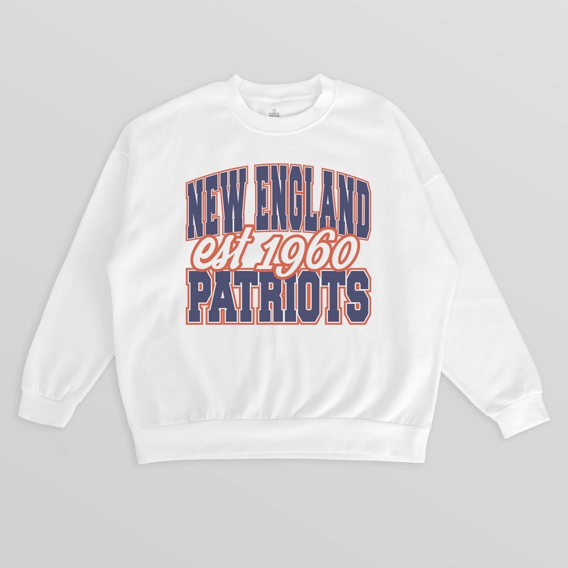 NEW ENGLAND PATRIOTS FADED FORMATION PREMIUM FLEECE CREWNECK PULLOVER