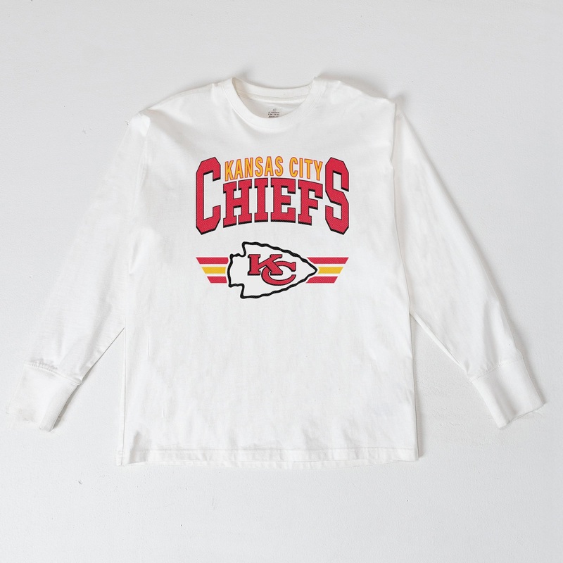 KANSAS CITY CHIEFS SWIFT STRIKE ESSENTIAL RELAXED FIT LONG SLEEVE TEE