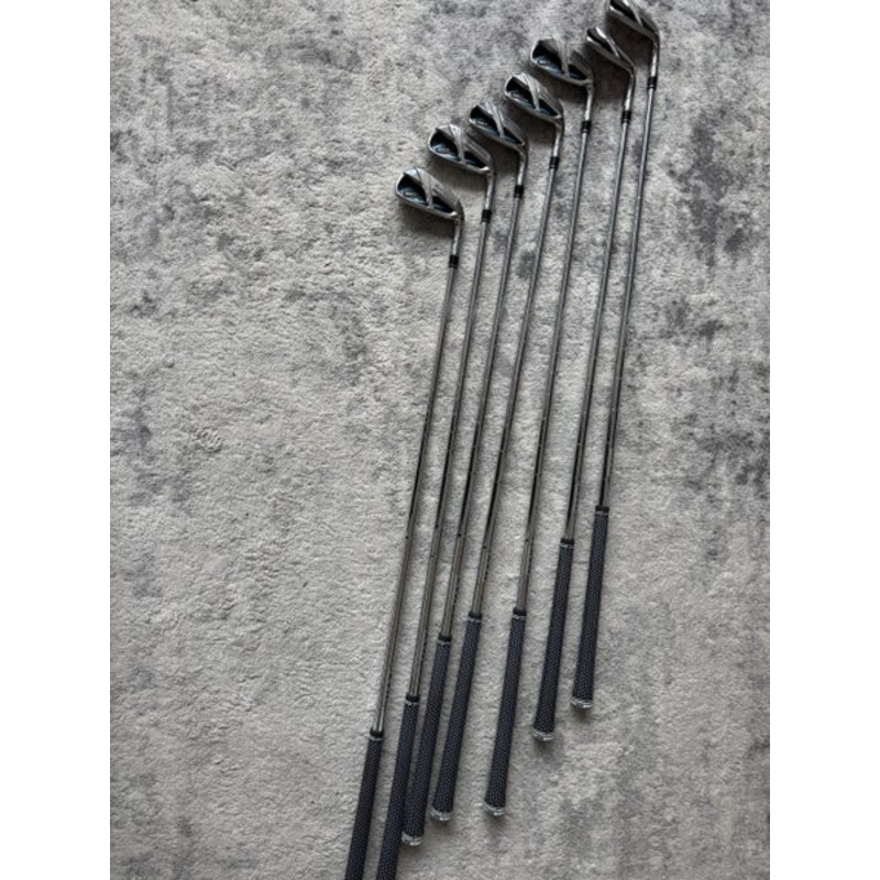 TaylorMade SIM2 MAX Iron Set (7 clubs)